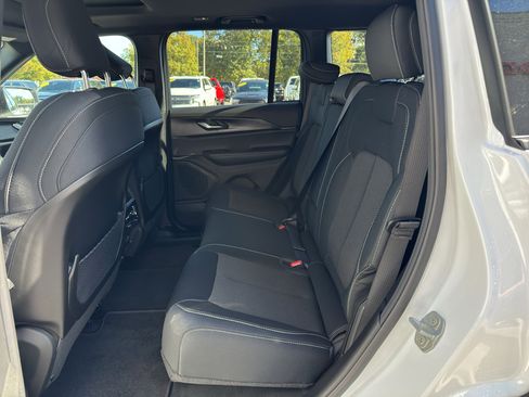 New 2025 Jeep Grand Cherokee Laredo image 28