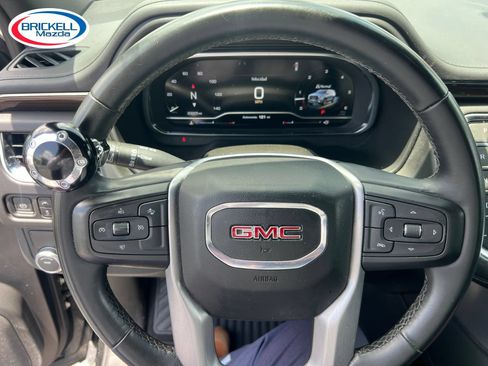 Used 2024 GMC Yukon XL SLE w/ Gmc Pro Safety Plus Package RWD image 5