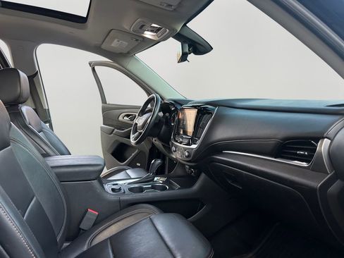 Used 2018 Chevrolet Traverse LT image 11