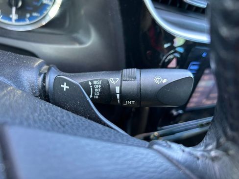 Used 2019 Toyota Corolla SE FWD image 21