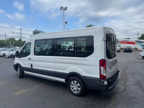 Used 2017 Ford Transit 350 XLT image 7