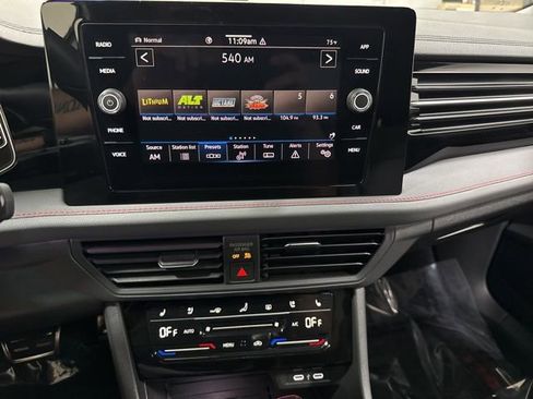 Used 2025 Volkswagen Jetta GLI Autobahn image 19