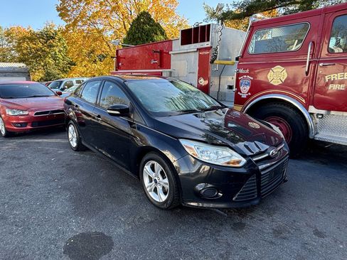 Used 2013 Ford Focus SE image 2