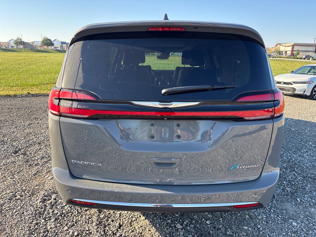 Used 2022 Chrysler Pacifica Limited FWD image 8