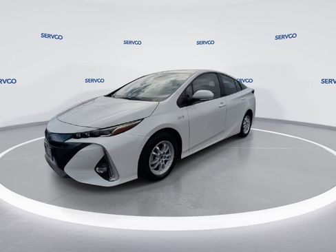 Used 2017 Toyota Prius Prime Advanced image 4