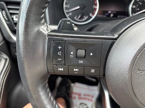Used 2021 Nissan Rogue S AWD/4WD image 11
