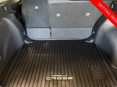 Certified 2023 Toyota Corolla Cross XLE w/ Convenience Package FWD image 17