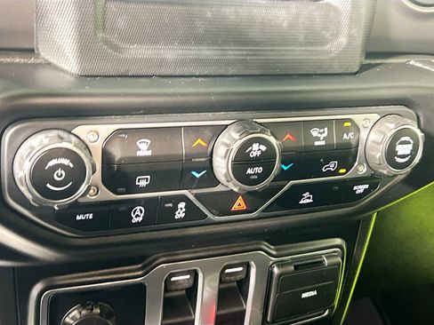 Used 2021 Jeep Wrangler Willys image 26