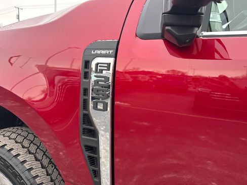 Used 2025 Ford F250 Lariat w/ Chrome Package image 17