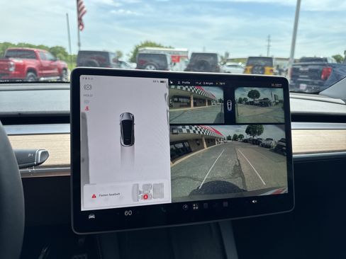 Used 2025 Tesla Model Y Performance AWD/4WD image 19
