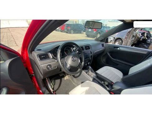 Used 2016 Volkswagen Jetta Sport image 3