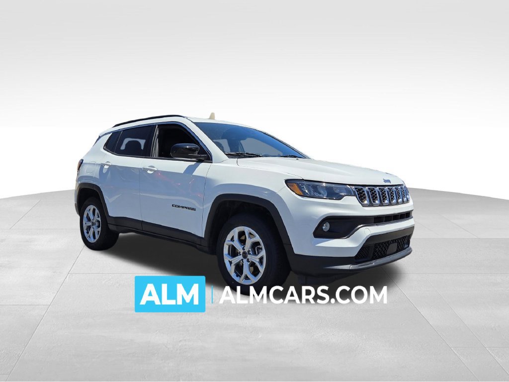 Used 2025 Jeep Compass Latitude AWD/4WD image 1