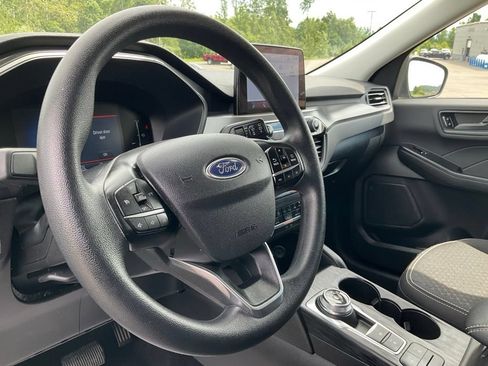 Used 2025 Ford Escape Active AWD/4WD image 12
