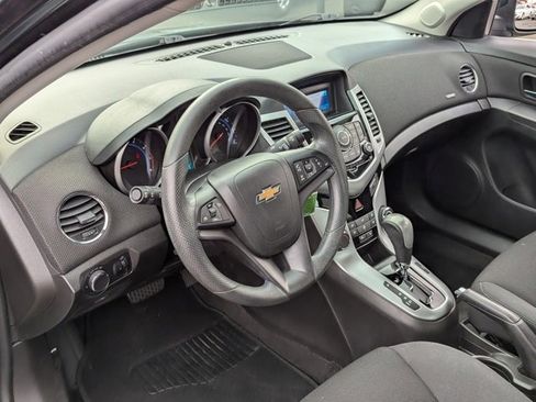 Used 2015 Chevrolet Cruze LT image 12