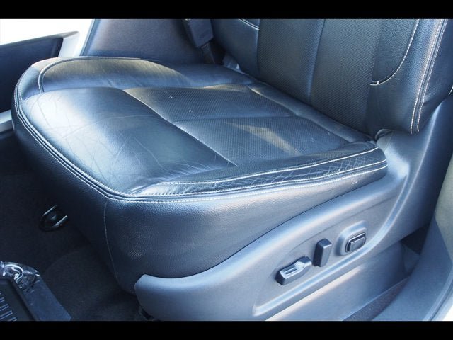 Used 2019 Nissan Titan PRO-4X w/ Pro-4x Convenience Package AWD/4WD image 19