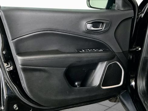 Used 2018 Jeep Compass Latitude AWD/4WD image 20
