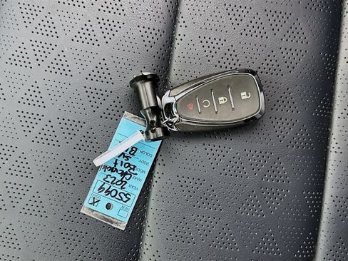 Used 2023 Chevrolet Bolt EUV Premier w/ Sun & Sound Package FWD image 29