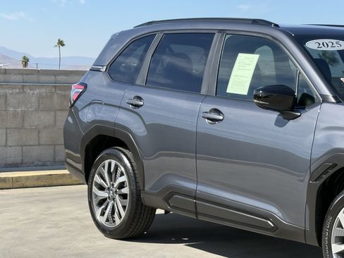 Used 2025 Subaru Forester Touring AWD/4WD image 5