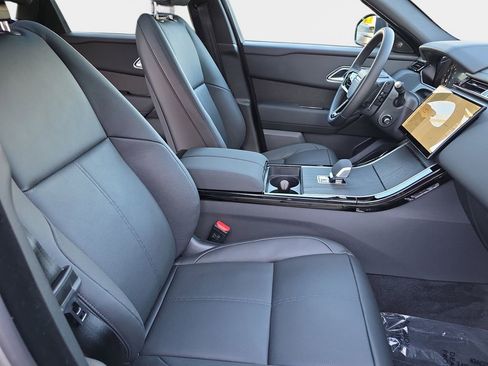 New 2026 Land Rover Range Rover Velar Dynamic SE image 10