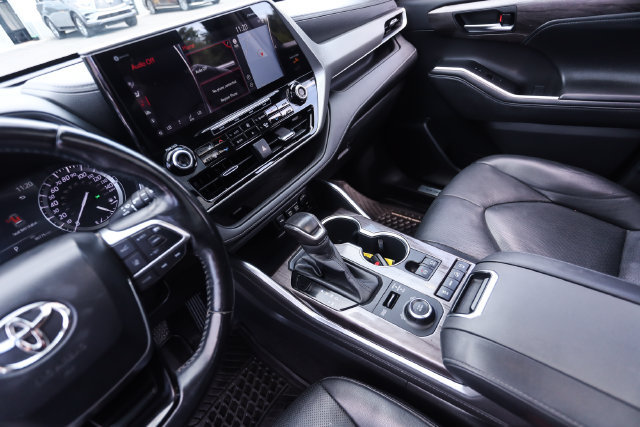 Used 2020 Toyota Highlander Platinum AWD/4WD image 28