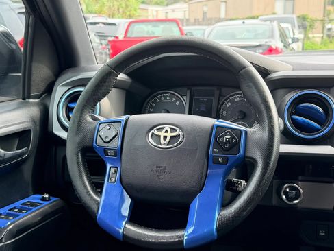 Used 2016 Toyota Tacoma TRD Sport w/ Towing Package RWD image 16
