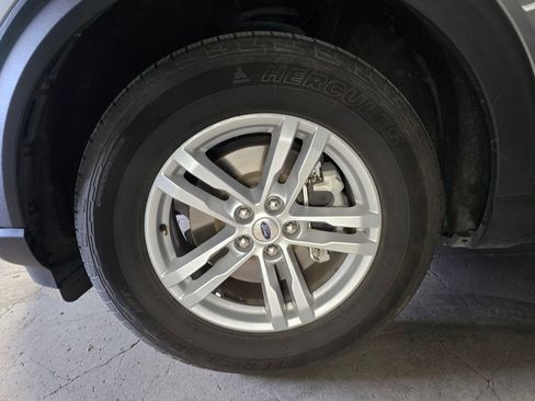 Used 2024 Ford Explorer XLT w/ Equipment Group 202A image 22