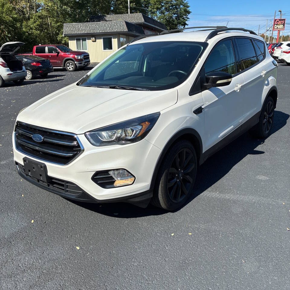 Used 2017 Ford Escape Titanium AWD/4WD image 1