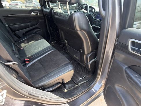 Used 2019 Jeep Grand Cherokee Altitude image 22