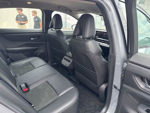 Used 2023 Nissan Ariya FWD image 16