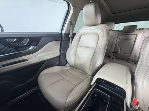 Used 2021 Lincoln Corsair FWD w/ Premium Package image 19