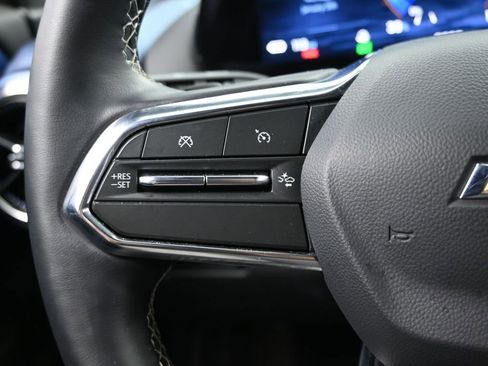 Used 2025 Chevrolet Equinox EV LT w/ Convenience Package image 23