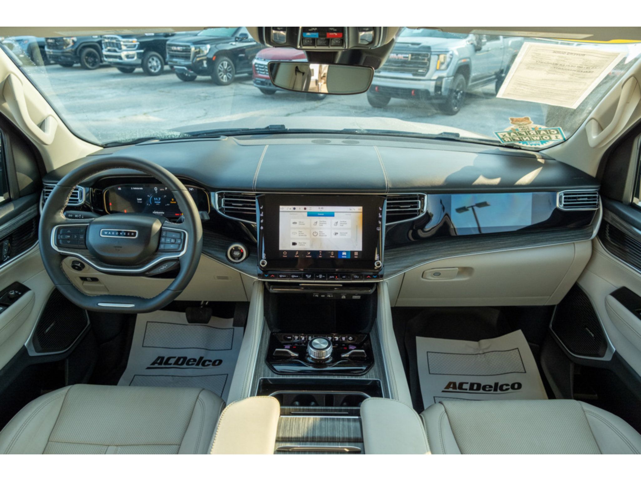 Used 2023 Jeep Wagoneer Series II w/ Convenience Group I AWD/4WD image 34