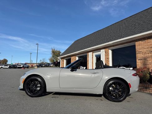 Used 2024 MAZDA MX-5 Miata Club image 16