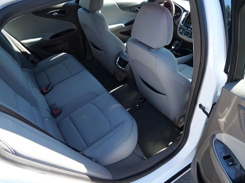 Used 2022 Chevrolet Malibu LT FWD image 22