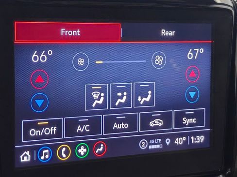 Used 2022 Chevrolet Traverse LT image 39