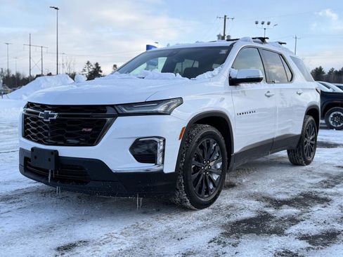 Used 2022 Chevrolet Traverse RS image 9