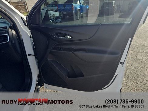 Used 2021 Chevrolet Equinox LT image 32