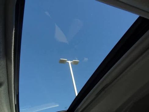 Used 2013 Toyota Highlander SE image 16