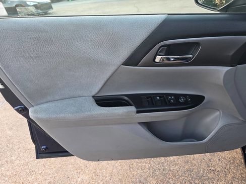 Used 2013 Honda Accord LX image 18