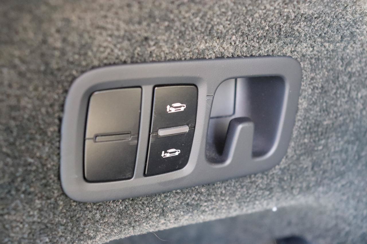 Used 2018 Bentley Bentayga AWD/4WD image 72