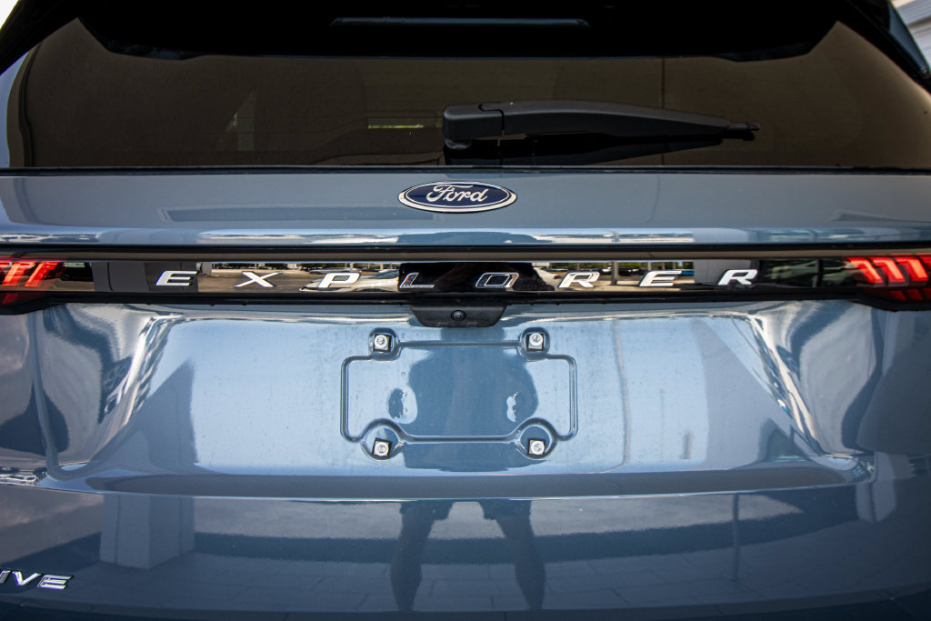 Used 2025 Ford Explorer Active w/ Active Comfort Package RWD image 14