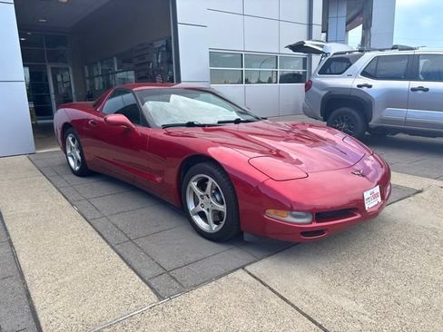 Used 2000 Chevrolet Corvette Coupe w/ Memory Pkg RWD image 3