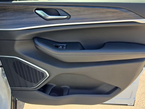 New 2026 Jeep Grand Cherokee L Limited AWD/4WD image 32