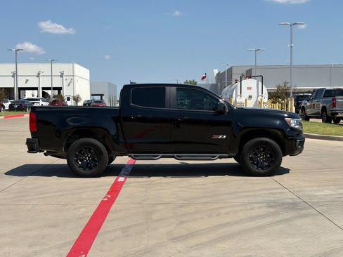 Used 2021 Chevrolet Colorado Z71 w/ Z71 Midnight Edition AWD/4WD image 8