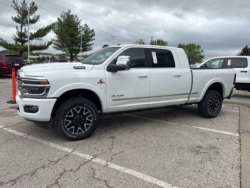 New 2026 RAM 2500 Limited AWD/4WD image 16