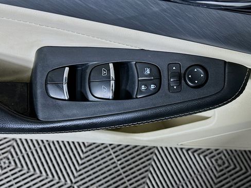 Used 2017 Nissan Maxima 3.5 SV image 15