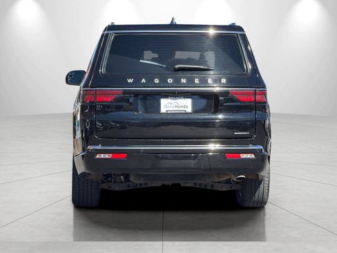 Used 2024 Jeep Wagoneer Series II w/ Flexible Seating Group image 7