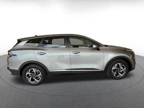 Used 2025 Kia Sportage LX image 16