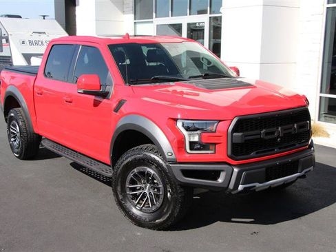 Used 2019 Ford F150 Raptor w/ Equipment Group 802A Luxury AWD/4WD image 2