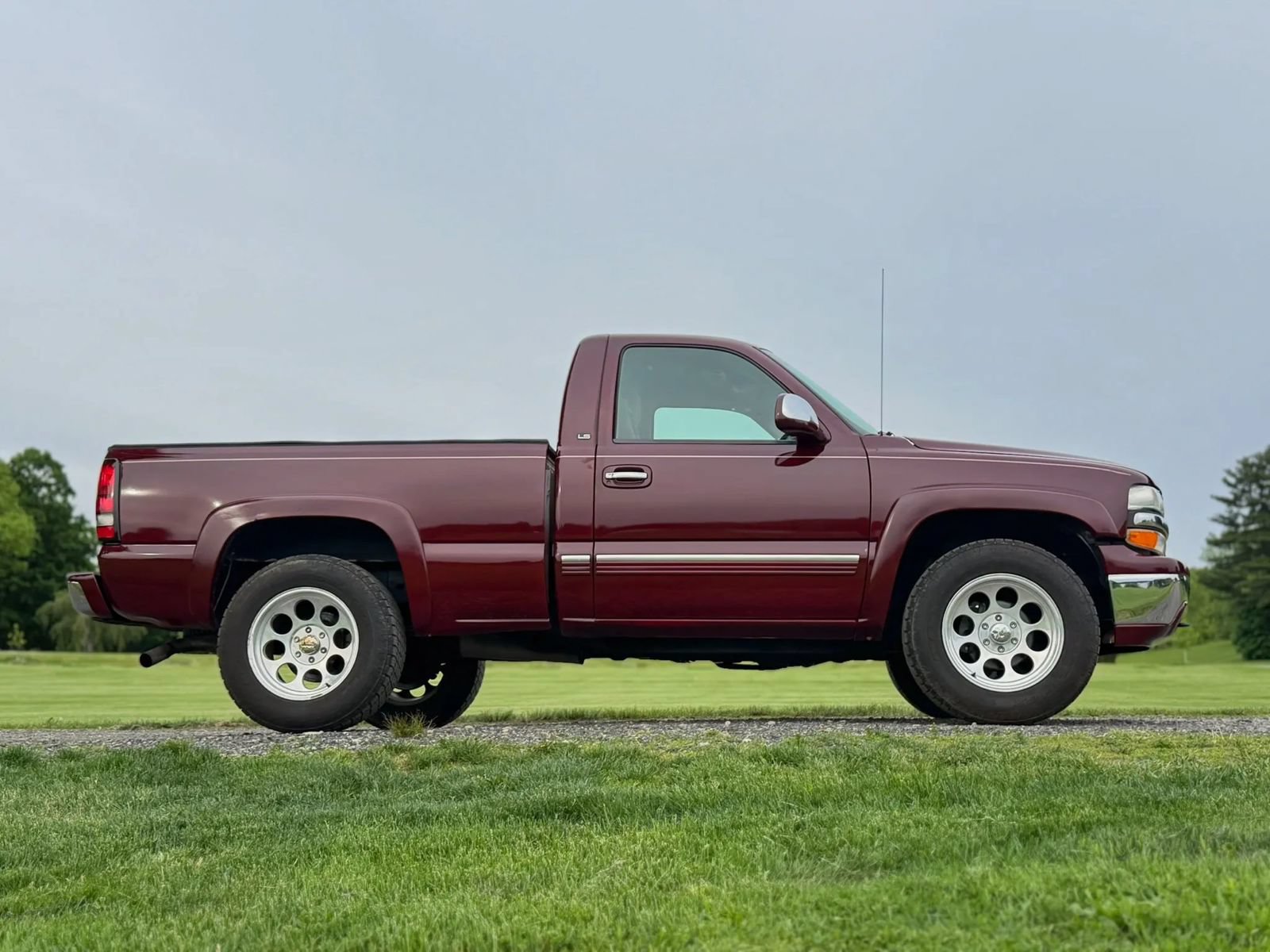 Used 2001 Chevrolet Silverado 1500 LS w/ Off-Road Chassis Pkg AWD/4WD image 6